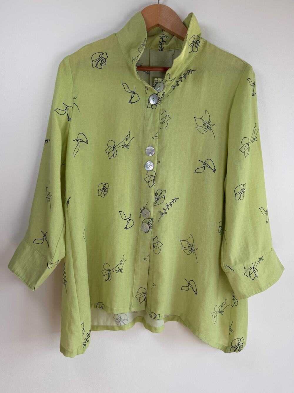 Fridaze Linen Floral Print Button Front Chartreuse Green Tunic Blouse Small Top